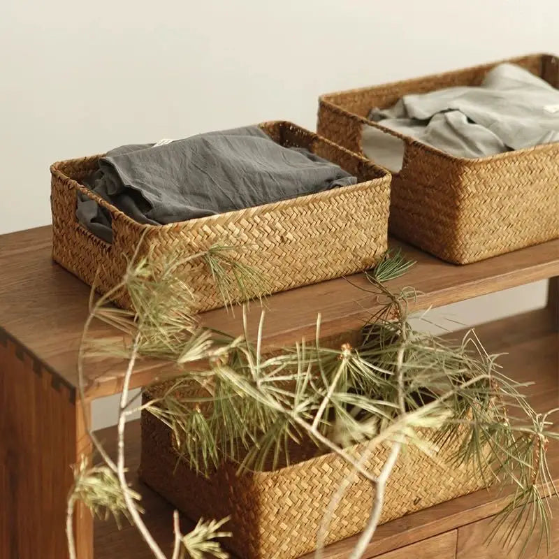 Panier en zostère tressée
