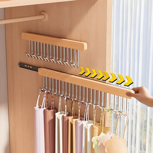 Cintre à crochets rétractables en bois
