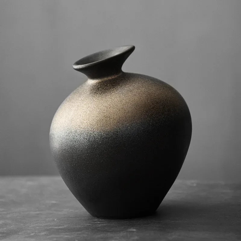Vase noir effet pierre, style japonais